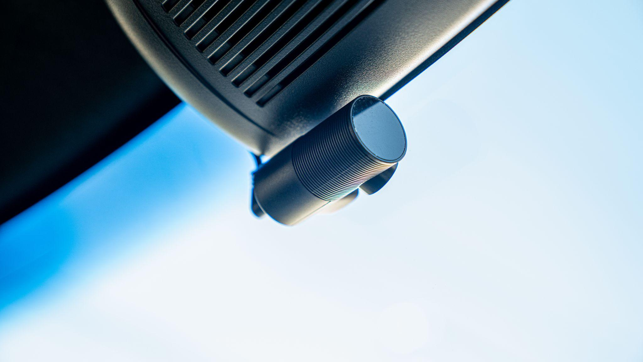 駐車中にも効果がある車用防犯カメラとは?