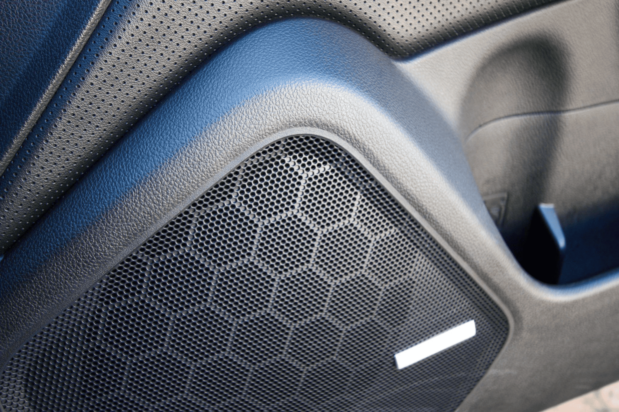 カースピーカーの種類と役割